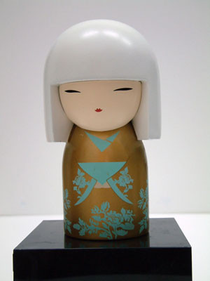 muñeca kokeshi