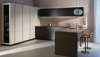 En la cocina, como en la barra de un bar 7 Taburetes de madera