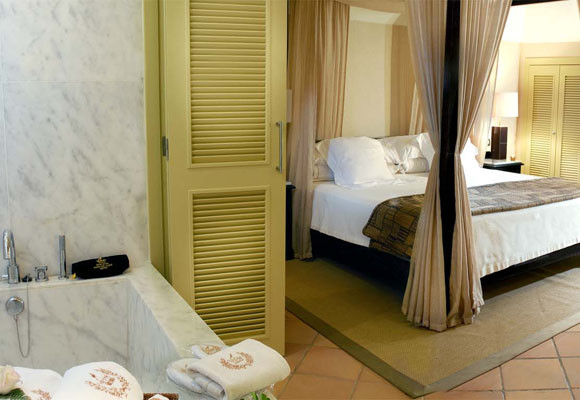 Gran Hotel Bahia Duque