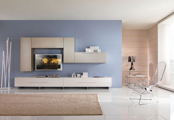 Un salón amarillo y azul