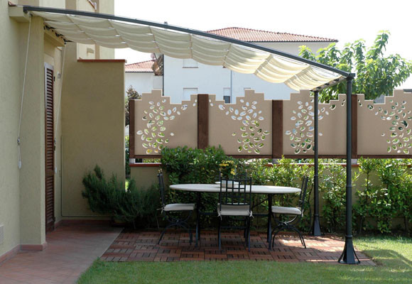 Aurora, cercas decorativas