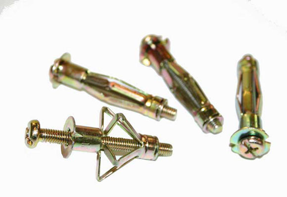 Consejos para colgar objetos pesados