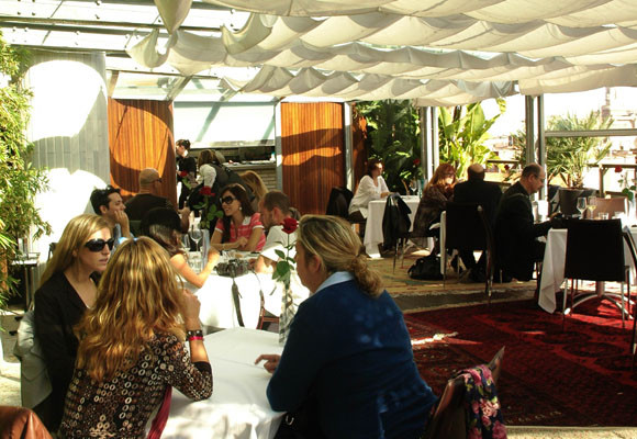 La terraza del Claris 10 La terraza de Claris