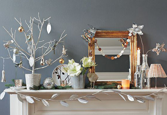 El esqueleto de un árbol sobre la chimenea