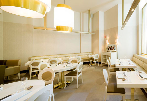 Restaurante Nikkei 225