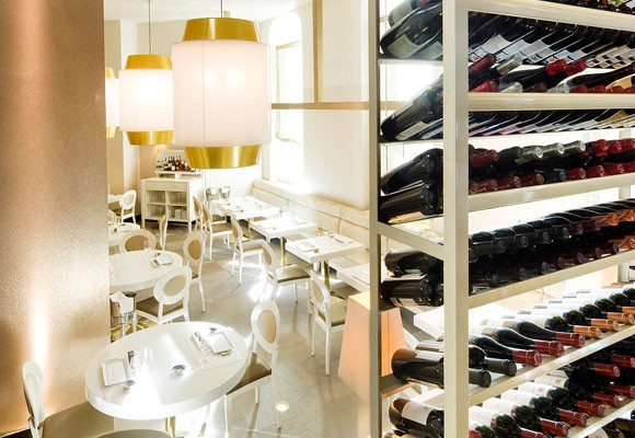 Restaurante Nikkei 225