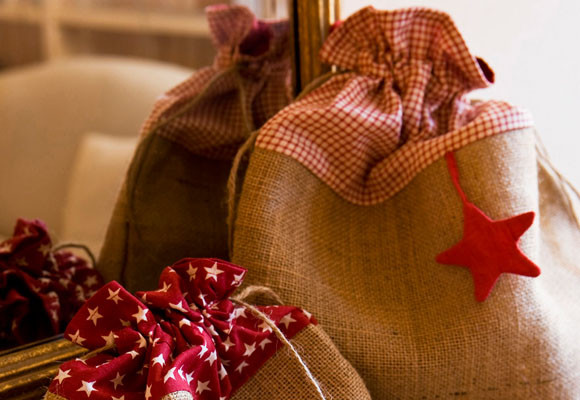 Recibir los regalos de los Reyes Magos 13 Regalos en un saco