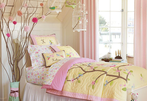 Jaulas en la habitación de los niños