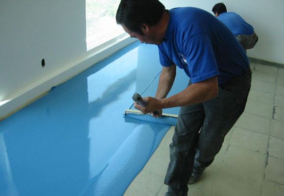 Nivelar el suelo con mortero