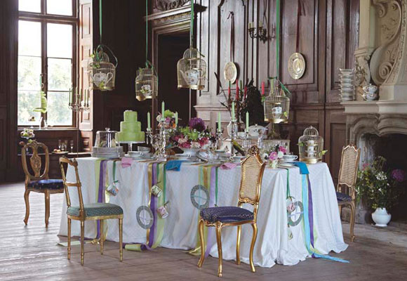 Jaulas sobre la mesa