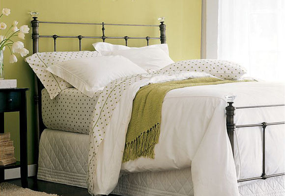 Flores sobre la mesilla