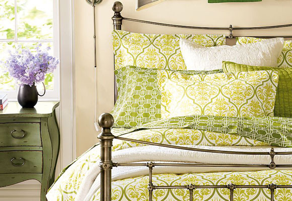 Flores sobre la mesilla