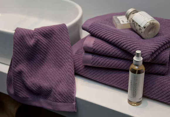 Complementos violetas en el baño 7 Complementos violetas en el baño