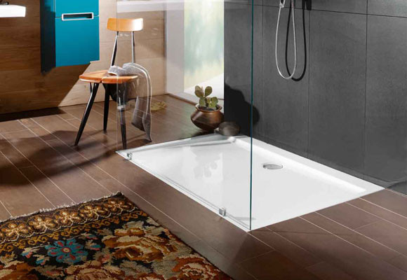 Squaro y Futurion, platos de ducha extraplanos 