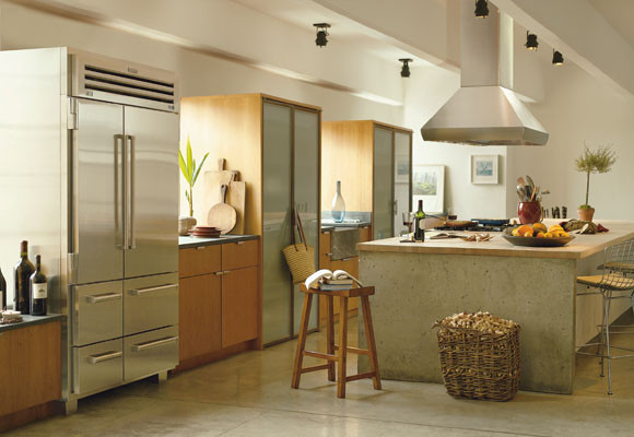 Wolf y SubZero, electrodomésticos para cocinas rústicas 