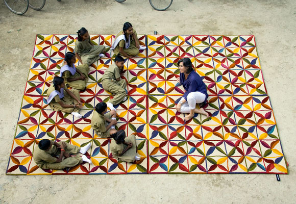 Imagen La alfombra Kala financia una escuela en la Ind