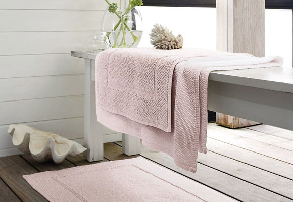 Rosa pastel en el baño