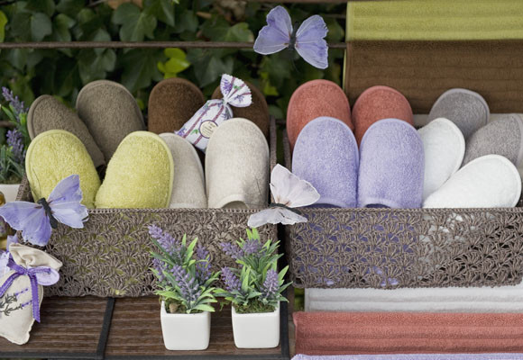 Complementos de color en el baño