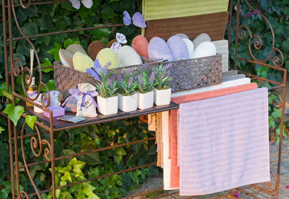 Complementos de color en el baño