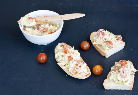 Sandwich de ensalada de pollo con salsa de mostaza - Recetas de cocina