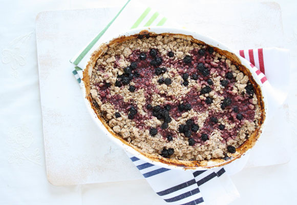 Crumblé de frutos rojos y helado mascarpone