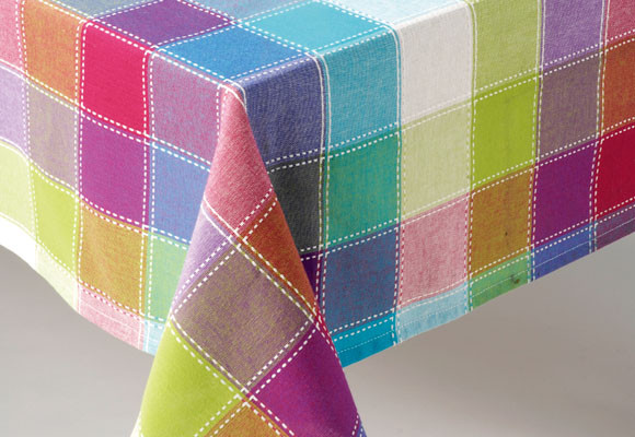 Un mantel de cuadros de colores