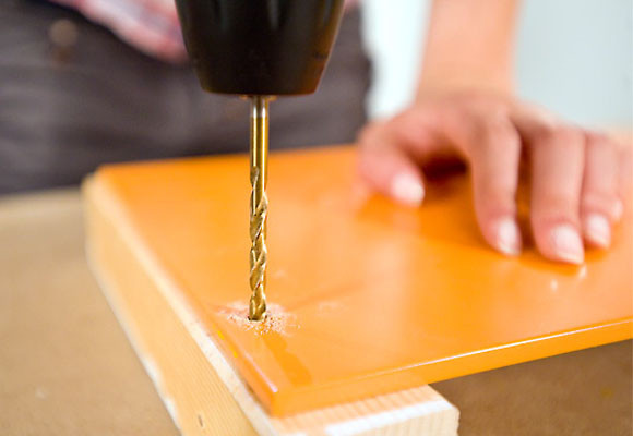 Un revistero en forma de X