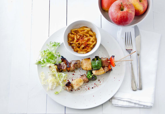 Brochetas de solomillo y manzana 