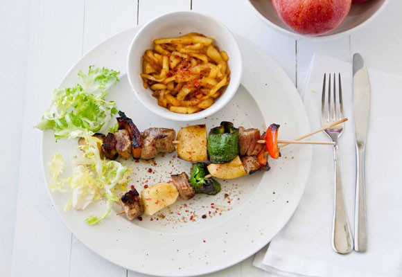 Brochetas de solomillo y manzana 
