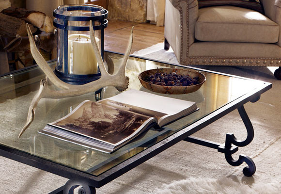 Un cálido salón decorado en tonos tierra 