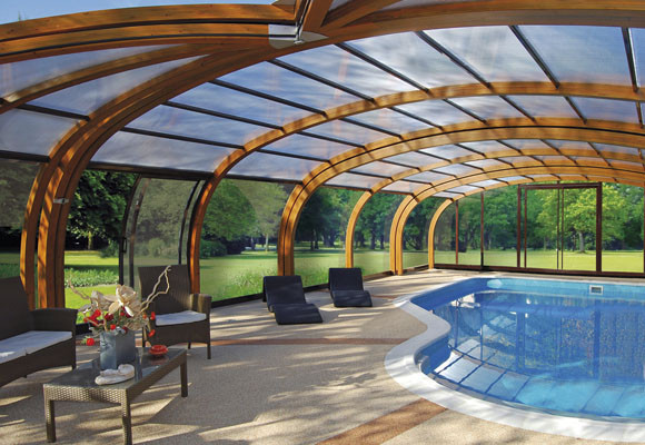 Cubiertas de madera para la piscina