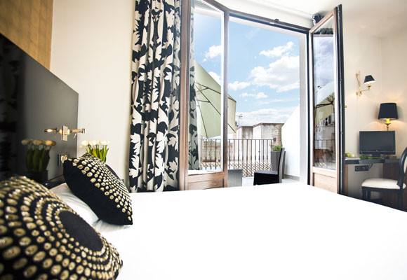 Room Mate Leo 7 Room Mate Leo