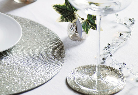 Circulos de plata en tu mesa de fin de año