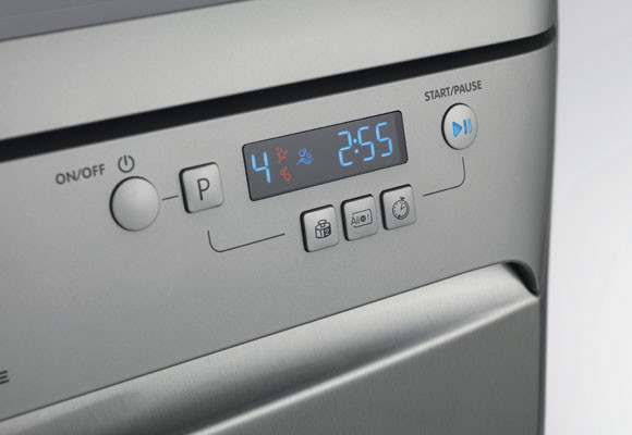 Indesit reinventa la carga del lavavajillas