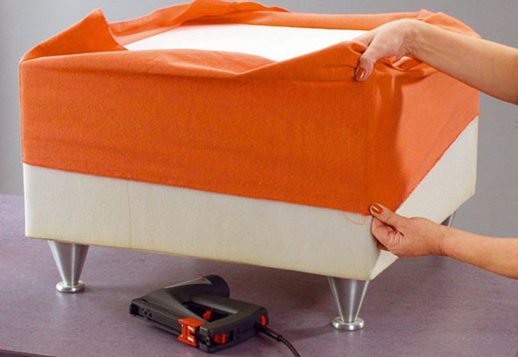 Retapizar un puff y dejarlo como nuevo 3 Retapizar un puff y dejarlo como nuevo