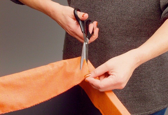 Retapizar un puff y dejarlo como nuevo 6 Retapizar un puff y dejarlo como nuevo