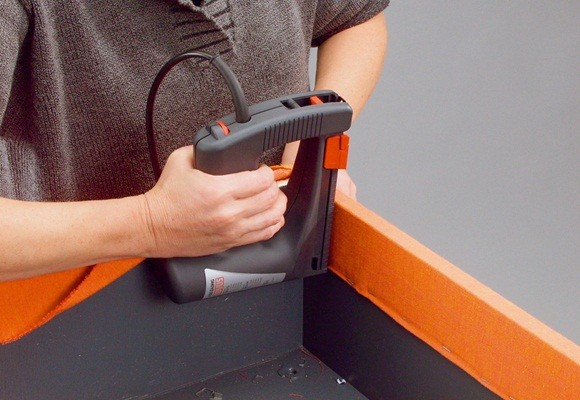 Retapizar un puff y dejarlo como nuevo 7 Retapizar un puff y dejarlo como nuevo