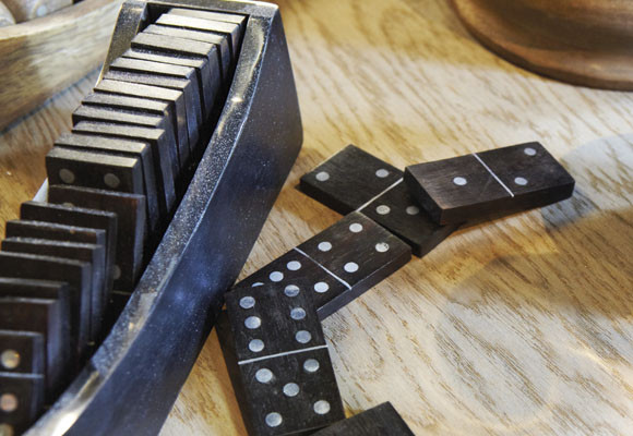 Un salón de juegos de mesa