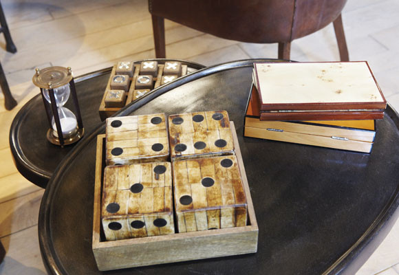 Un salón de juegos de mesa