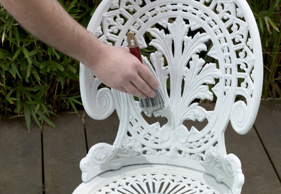 Restaurar una silla para el jardín 