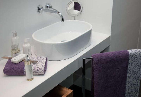 La encimera del lavabo