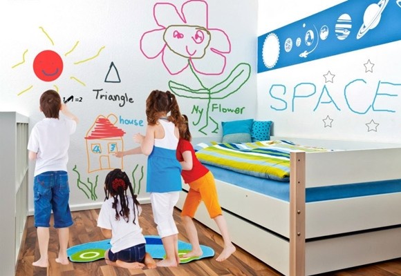 Dar una función a las paredes: pizarra, magnética o borrable 