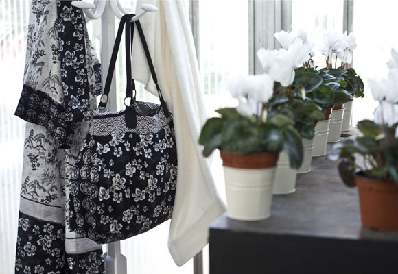 Naturaleza y color gris