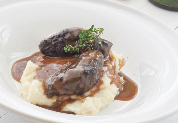 Carrilleras al vino tinto con verduras