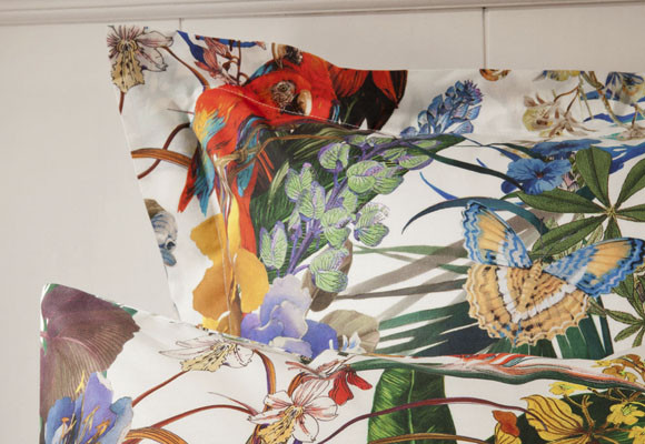 Estampado exótico en el dormitorio