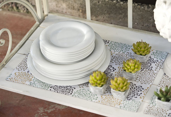 Manteles neutros para vestir tu mesa