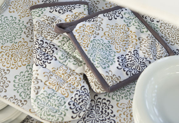 Manteles neutros para vestir tu mesa