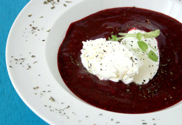 Sopa fría de frutos rojos