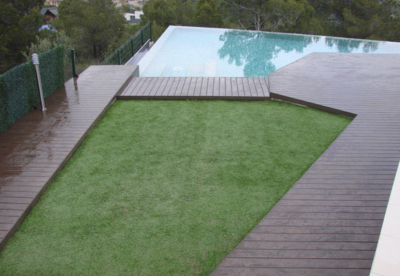 Envuelve la piscina en tarima 3 Envuelve la piscina en tarima