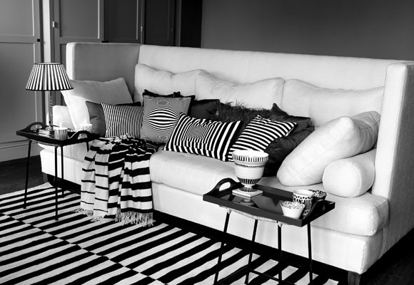 Llena de cojines tu sofá